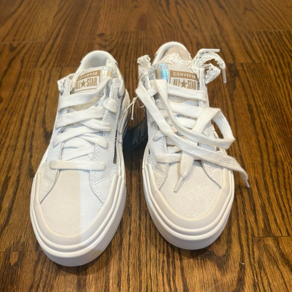 BRAND NEW Converse Chuck Taylors